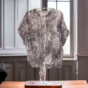 OLIVACEOUS SnakeSkin Pattern Sz Medium Blouse